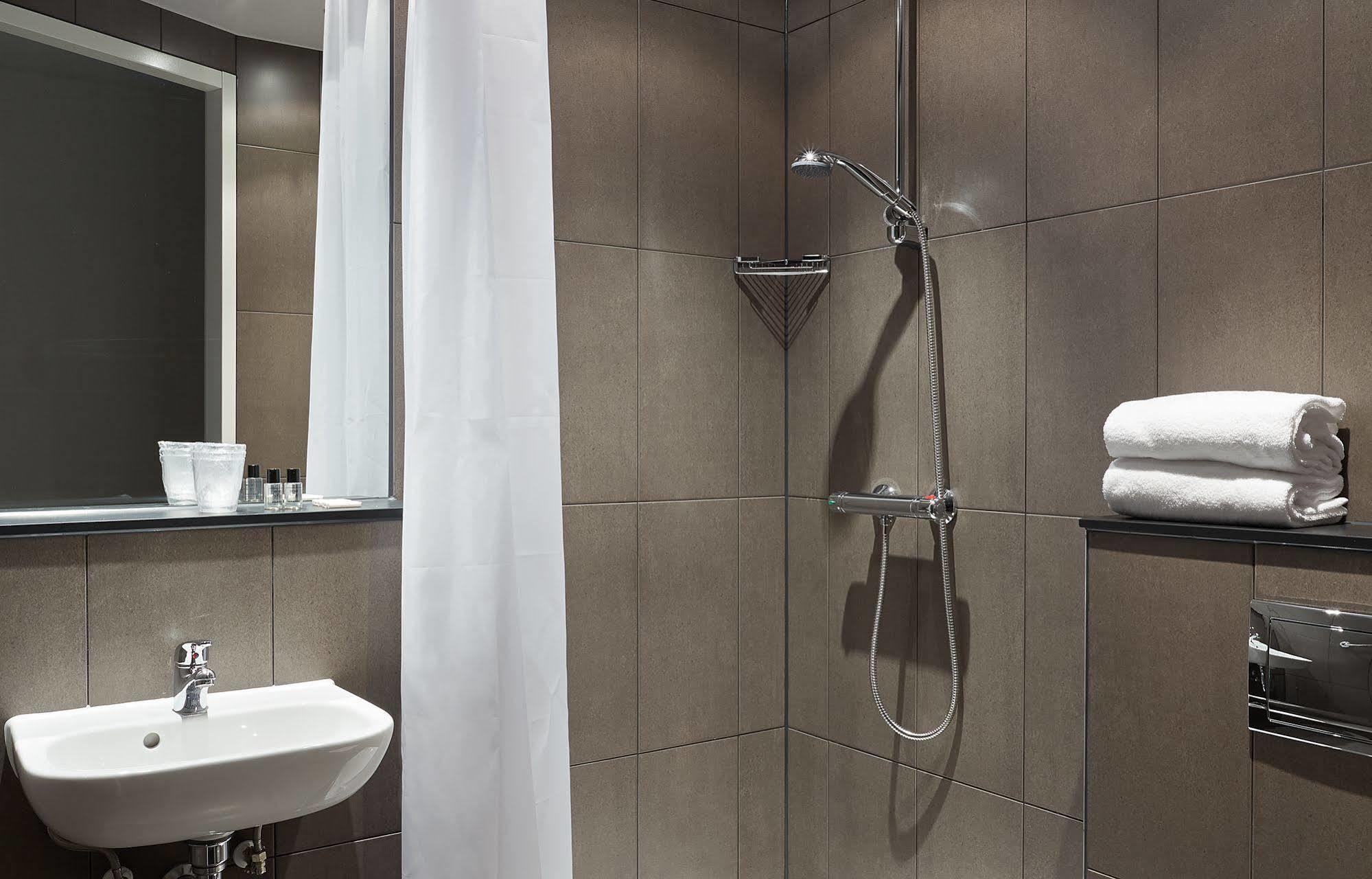 Hotel The Social Hub Amsterdam West Esterno foto